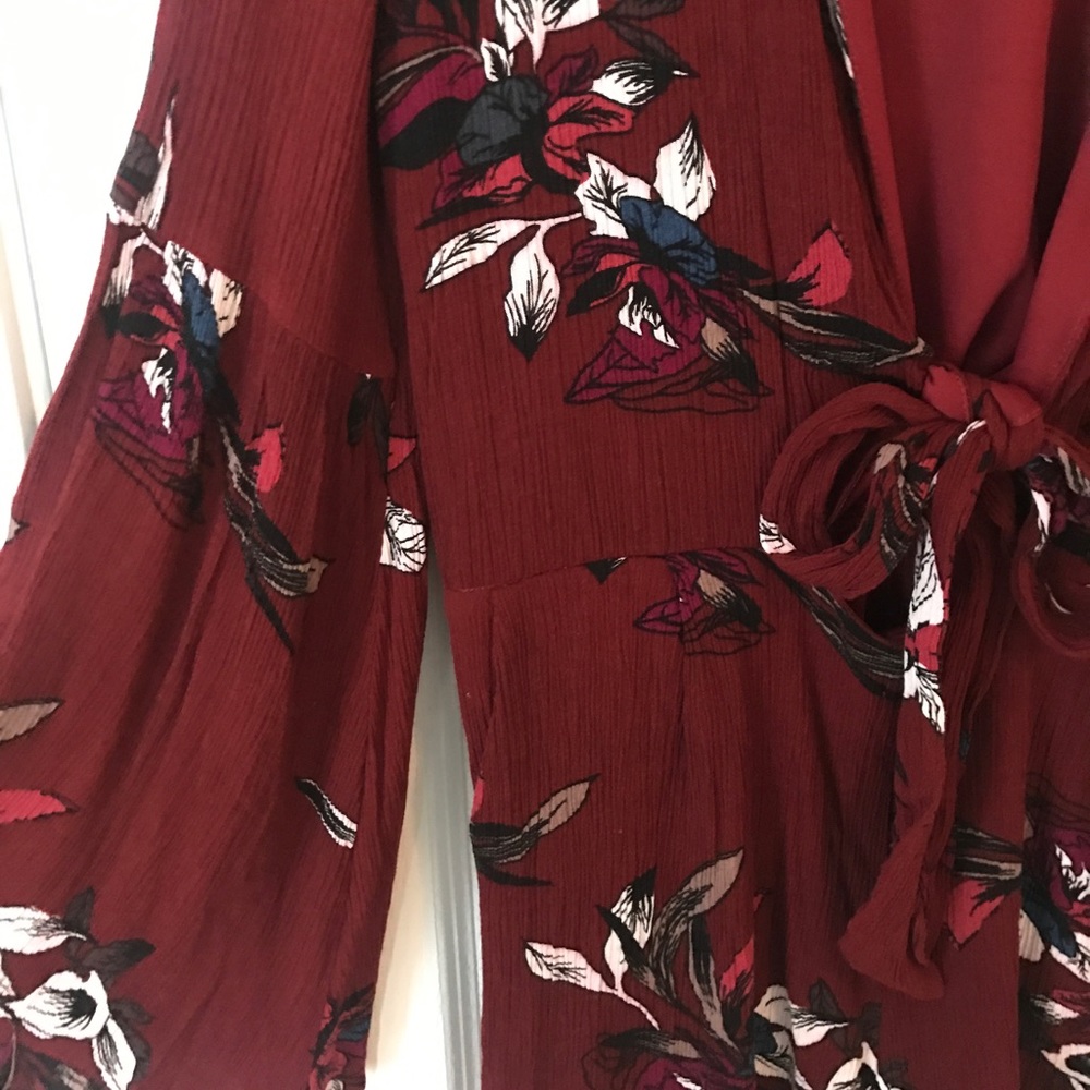 Loveriche Floral Print Bell Sleeve Romper